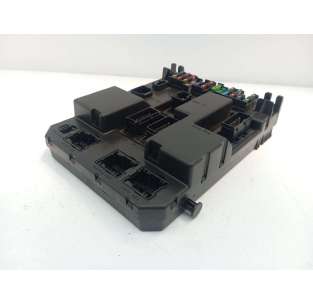 CAJA RELES / FUSIBLES... 2