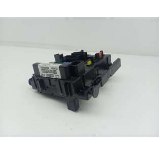 CAJA RELES / FUSIBLES... 2