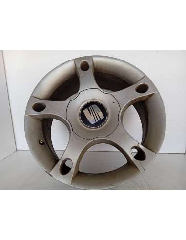 LLANTA - 821572 / 1M0601025M
