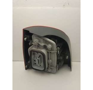 PILOTO TRASERO DERECHO... 2