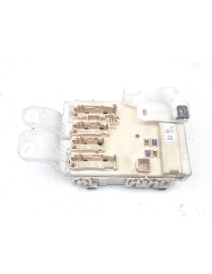 Recambio de modulo electronico para toyota auris 1.8 16v cat (híbrido) referencia OEM IAM 8273012X81 CAJA FUSIBLES 