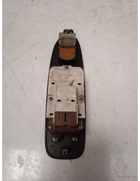 541825