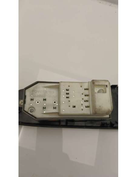 693082