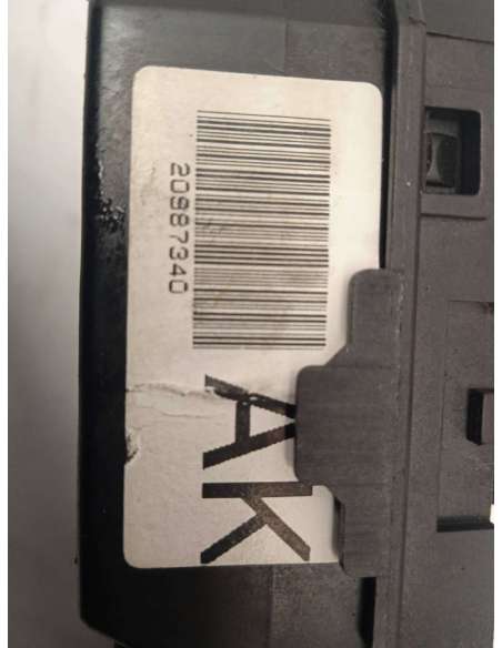 733699