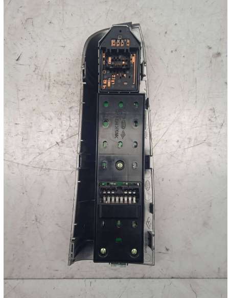 737856