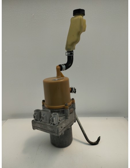 Recambio de bomba direccion para mazda 3 berlina (bk) 1.6 crdt active referencia OEM IAM BBM43268Z  
