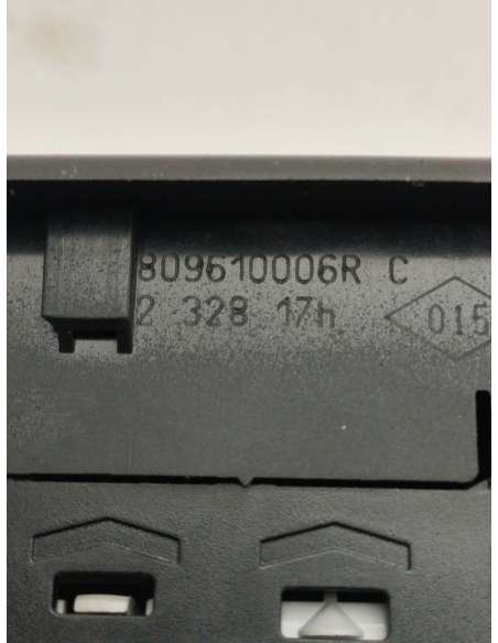 792906