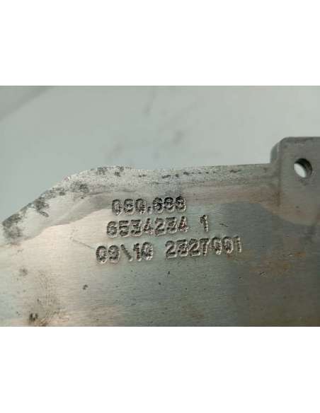 817753