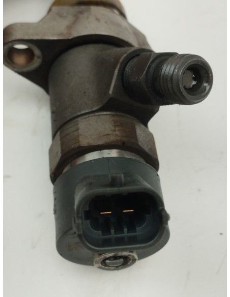 Recambio de inyector para mazda 3 berlina (bk) 1.6 crdt active referencia OEM IAM 0445110259  
