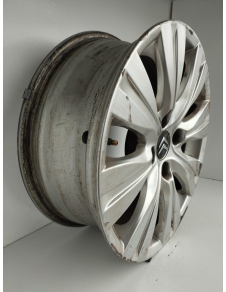 Recambio de llanta para citroën c3 picasso sx referencia OEM IAM 9681810880  
