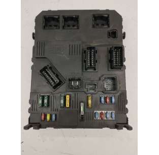 CAJA RELES / FUSIBLES...