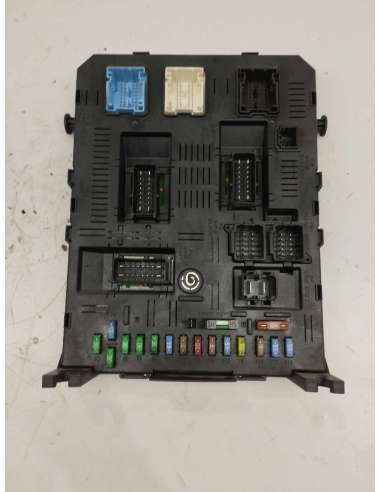 CAJA RELES / FUSIBLES - 823100 /...