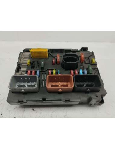 CAJA RELES / FUSIBLES - 823101 /...