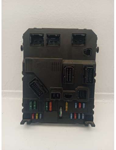 CAJA RELES / FUSIBLES - 823233 /...