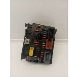 CAJA RELES / FUSIBLES...