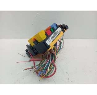 CAJA RELES / FUSIBLES... 2