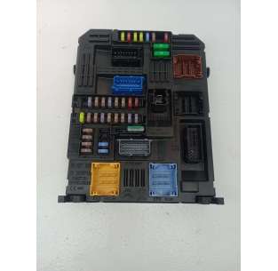 CAJA RELES / FUSIBLES...