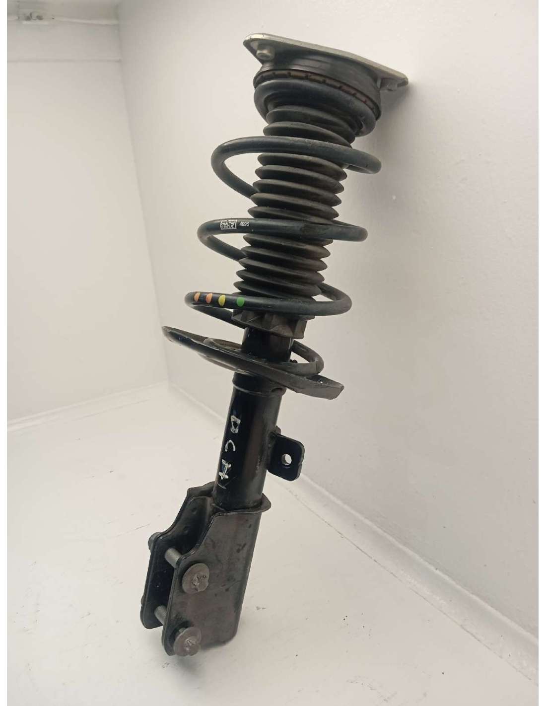 AMORTIGUADOR DELANTERO DERECHO... AMORTIGUADOR DELANTERO DERECHO...