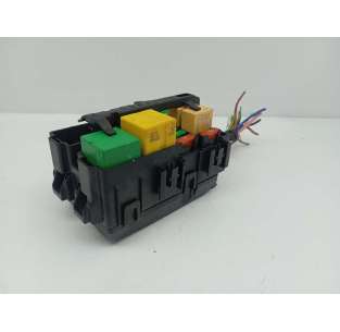 CAJA RELES / FUSIBLES... 2