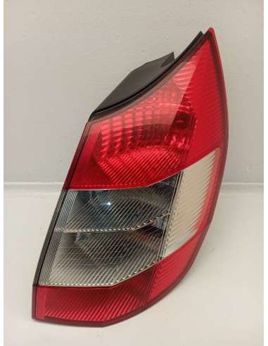 PILOTO TRASERO DERECHO - 823709 /...