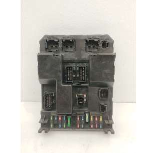 CAJA RELES / FUSIBLES...