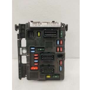 CAJA RELES / FUSIBLES...