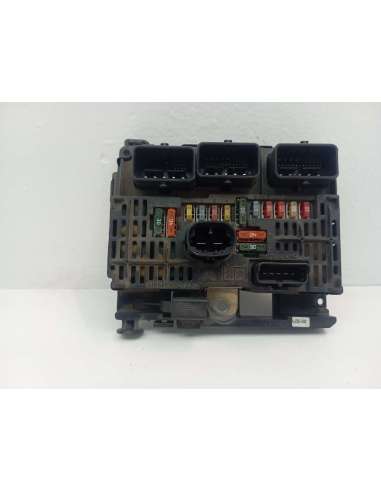 CAJA RELES / FUSIBLES - 825811 /...