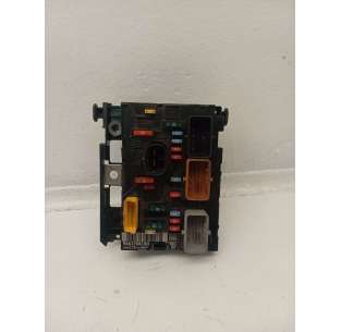 CAJA RELES / FUSIBLES...