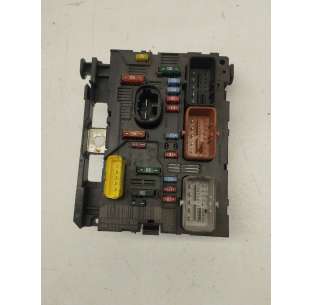 CAJA RELES / FUSIBLES...