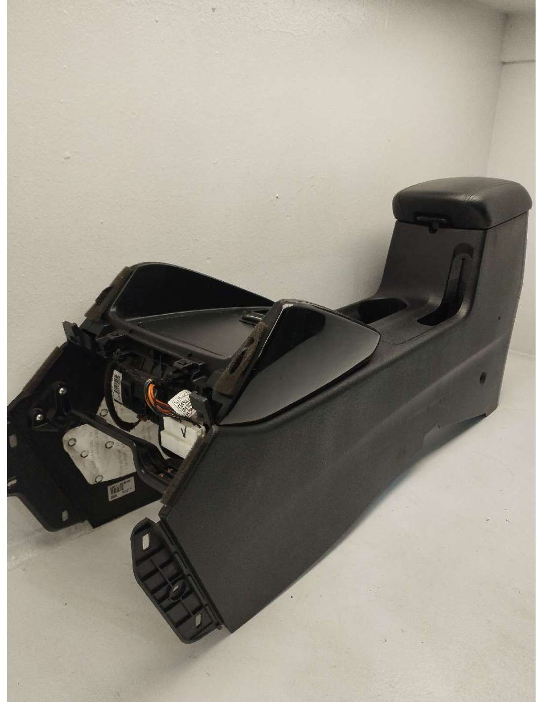 APOYABRAZOS CENTRAL KIA CARENS (RP)... APOYABRAZOS CENTRAL KIA CARENS (RP)...