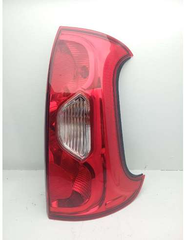 PILOTO TRASERO DERECHO - 826701 /...