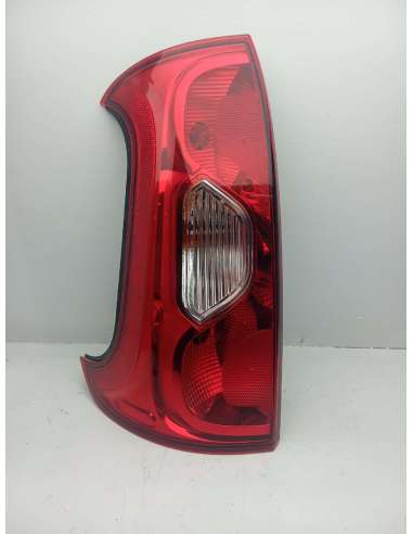 PILOTO TRASERO IZQUIERDO - 826702 /...