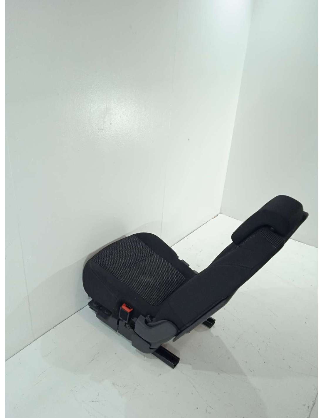 ASIENTO TRASERO MEDIO PEUGEOT 5008... ASIENTO TRASERO MEDIO PEUGEOT 5008...