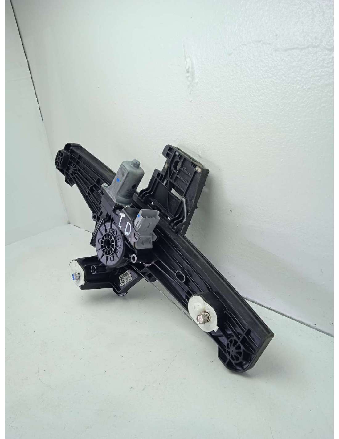 ELEVALUNAS TRASERO DERECHO - 827546 /... ELEVALUNAS TRASERO DERECHO - 827546 /...