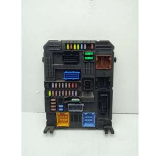 CAJA RELES / FUSIBLES OPEL...