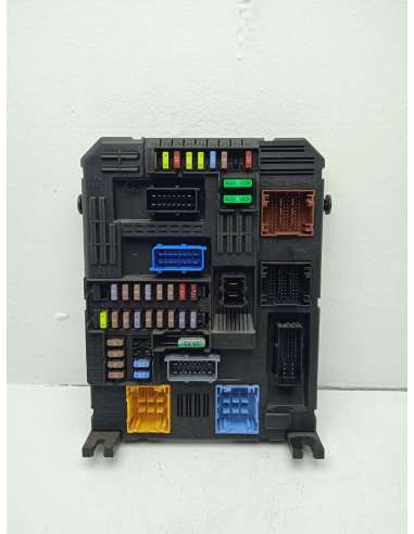 CAJA RELES / FUSIBLES OPEL CORSA F...