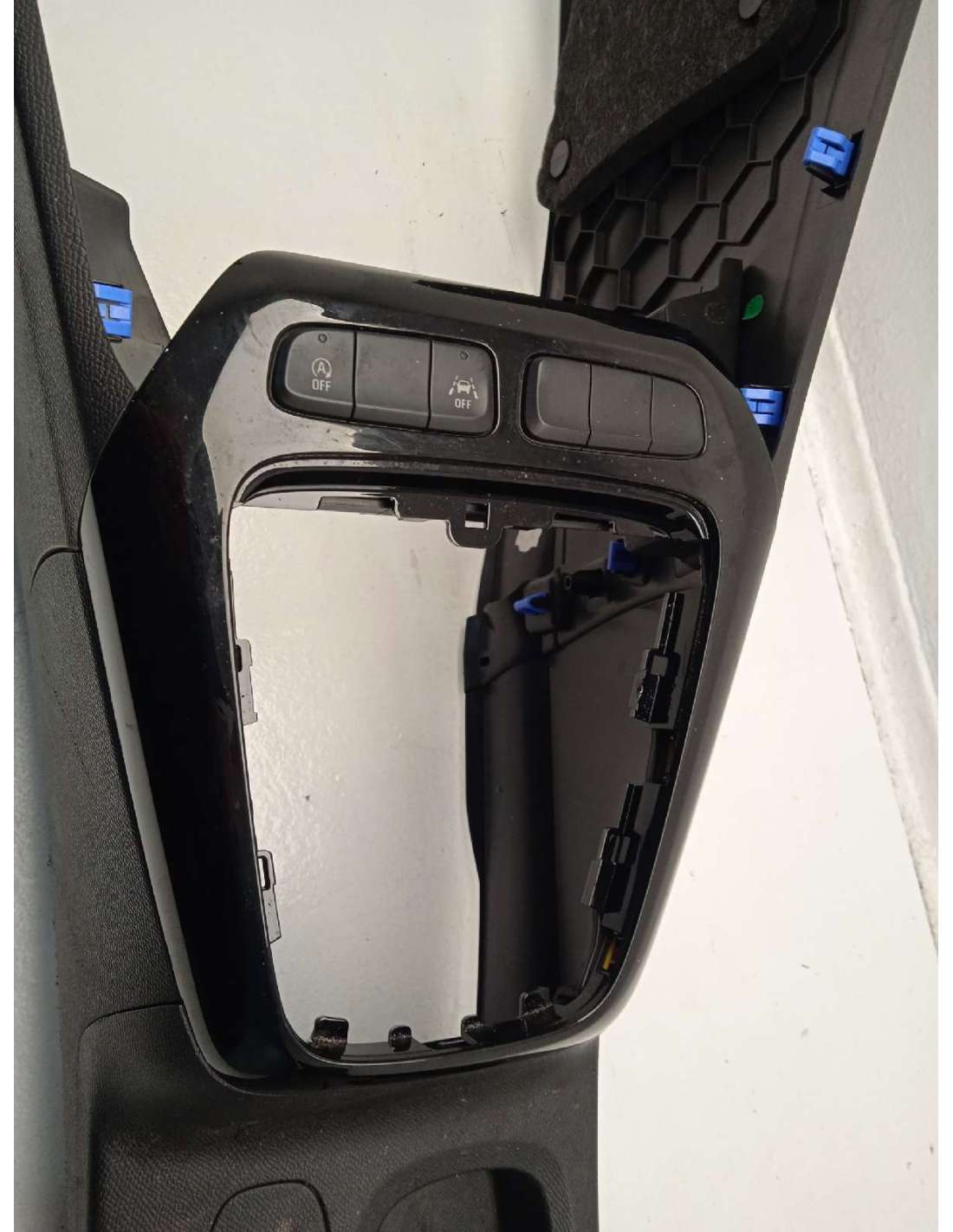 APOYABRAZOS CENTRAL OPEL CORSA F... APOYABRAZOS CENTRAL OPEL CORSA F...