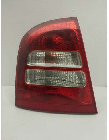 PILOTO TRASERO IZQUIERDO SKODA...