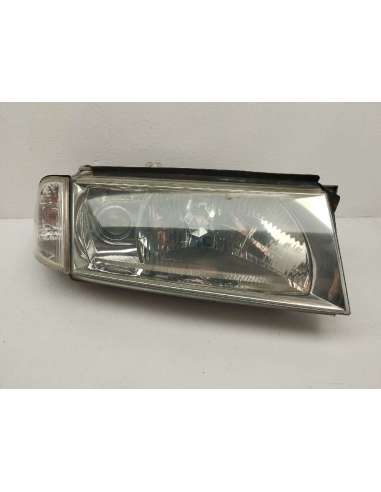 FARO DERECHO SKODA OCTAVIA BERLINA...
