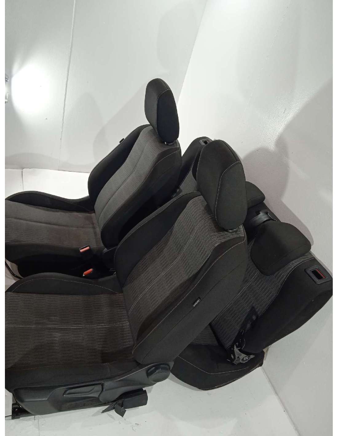 JUEGO ASIENTOS COMPLETO OPEL CORSA F... JUEGO ASIENTOS COMPLETO OPEL CORSA F...