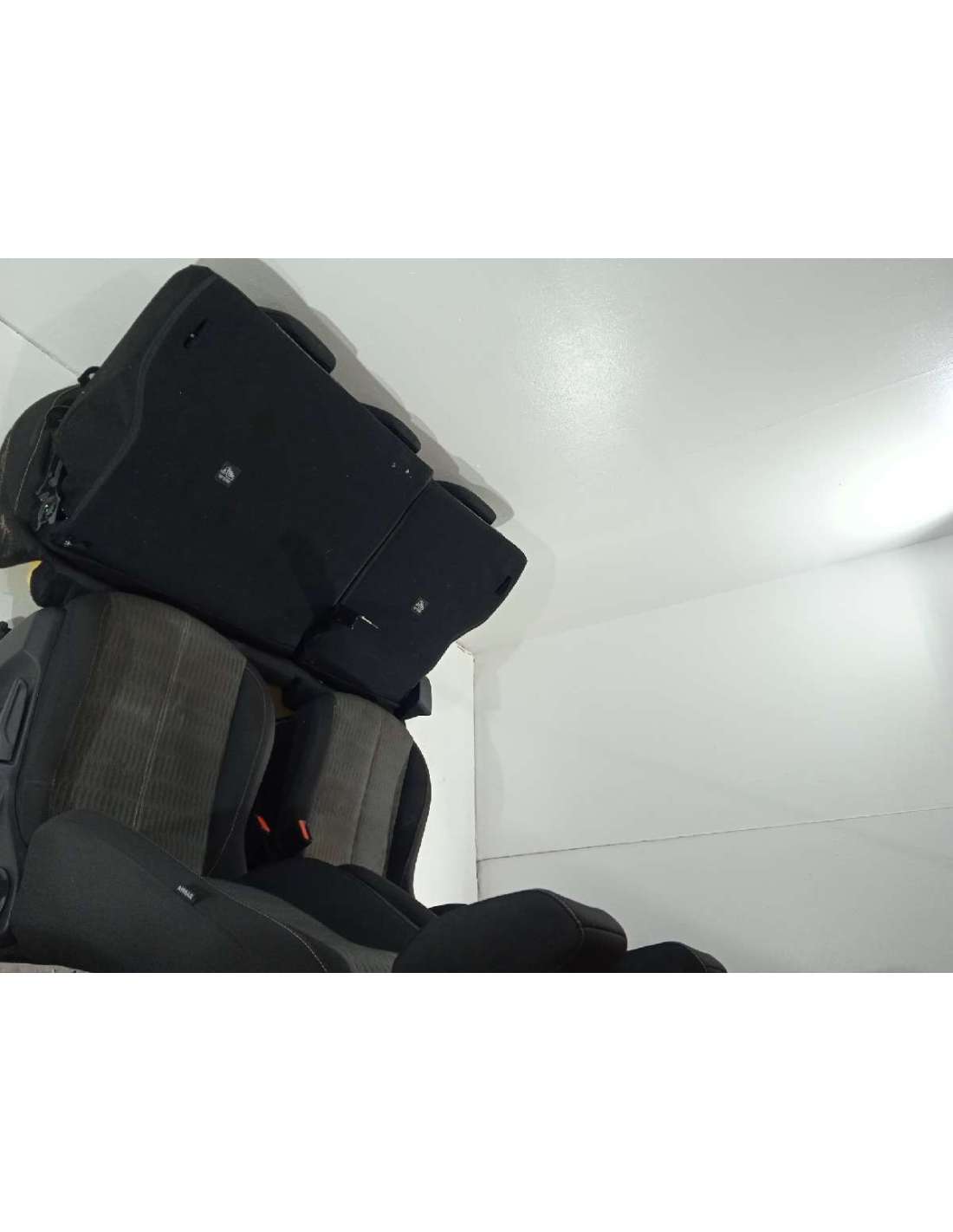 JUEGO ASIENTOS COMPLETO OPEL CORSA F... JUEGO ASIENTOS COMPLETO OPEL CORSA F...