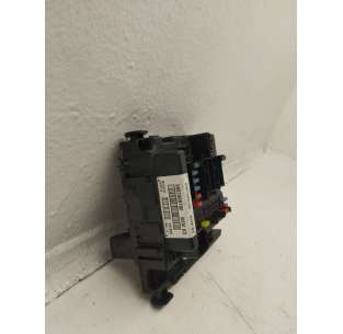 CAJA RELES / FUSIBLES... 2