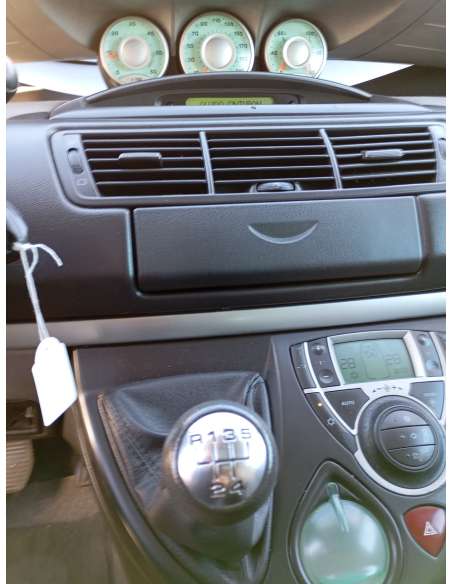 peugeot 807 del año 2003