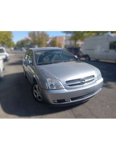 opel vectra c berlina del año 2003