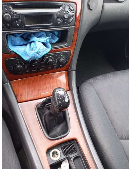 mercedes-benz clase c (w203) berlina del año 2003