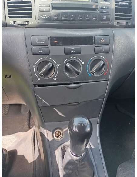 toyota corolla (_e12_) del año 2006