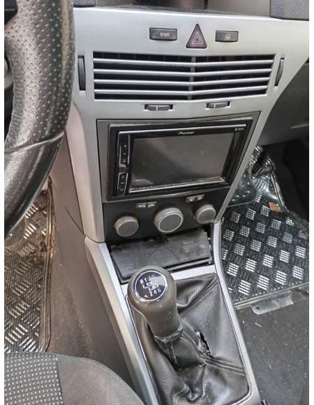 opel astra gtc del año 2005