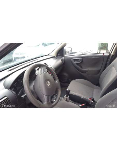 opel corsa c del año 2004
