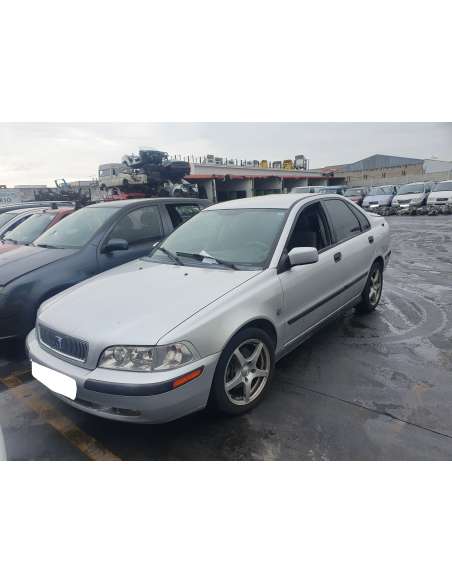 volvo s40 berlina del año 2002