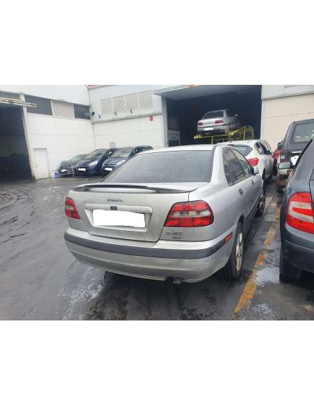 volvo s40 berlina del año 2002